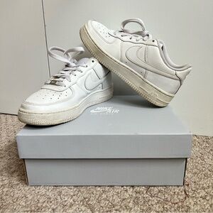 $90 Nike White Air Force 1 LE Sneakers GS 4.5Y/women’s 6/EU 36.5